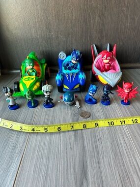 PJ mask Vehicle and Figure Playset